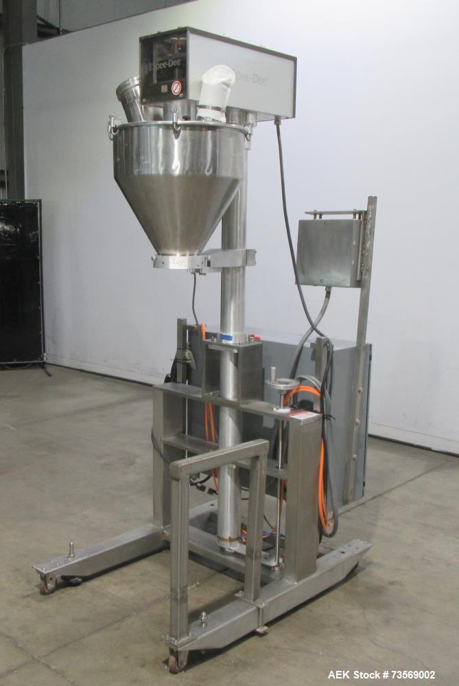 Used Spee-Dee Model 4600 S Semi Automatic Servo Auger Filler. Has stainless Steel agitated hopper. 3/60/240V. This includes a new servo motor from Spee-Dee.