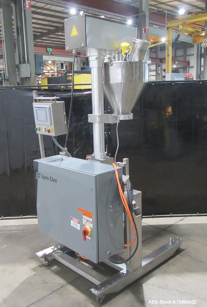Used Spee-Dee Model 4600 S Semi Automatic Servo Auger Filler. Has stainless Steel agitated hopper. 3/60/240V. This includes a new servo motor from Spee-Dee.