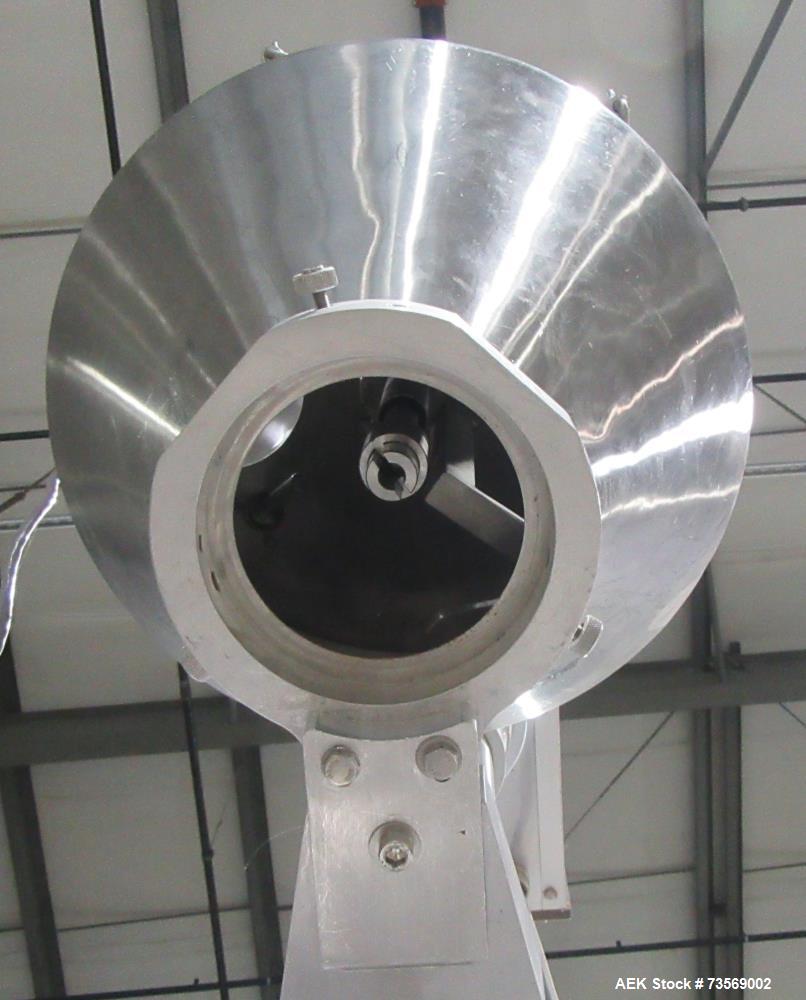 Used Spee-Dee Model 4600 S Semi Automatic Servo Auger Filler. Has stainless Steel agitated hopper. 3/60/240V. This includes a new servo motor from Spee-Dee.