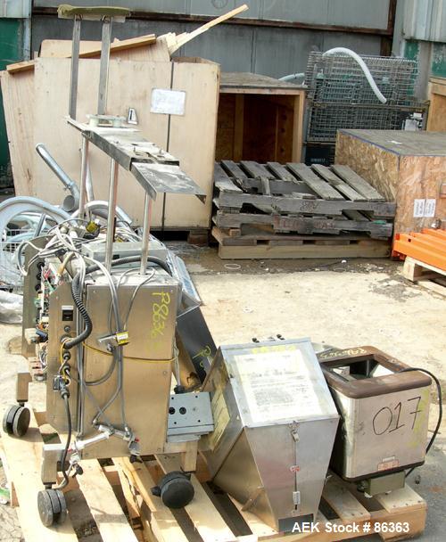 Used Deitz Company Versacount Tablet/Capsule Counter/Bottle Filler, Model FF 714R. 16" diameter turntable, feed hopper with vibratory feeder. Approximately 2400 tablets per minute. Includes a model A...