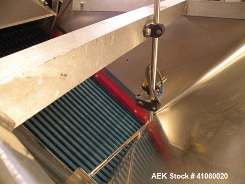 Used King SC6L Tablet or Capsule Slat Counter capable of speeds up to 120 bottles per minute. Has pin indexing with 4" wide x 114" long table top chain indexing conveyor. Tablet size range: 3 - 25mm....
