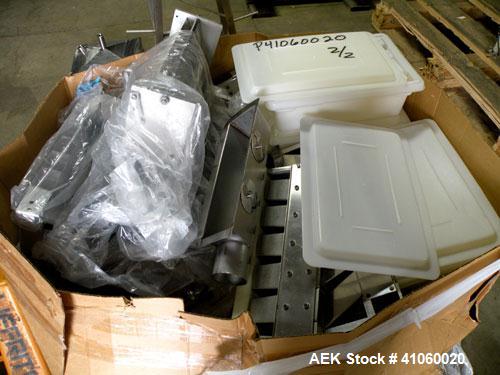 Used King SC6L Tablet or Capsule Slat Counter capable of speeds up to 120 bottles per minute. Has pin indexing with 4" wide x 114" long table top chain indexing conveyor. Tablet size range: 3 - 25mm....