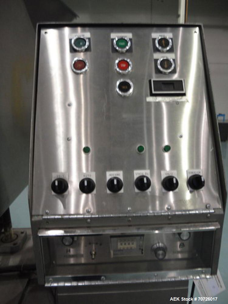 Used King SC6L Tablet or Capsule Slat Counter capable of speeds up to 120 bottles per minute. Has pin indexing. Tablet size range: 3 - 25 mm. Capsule size range: 0 - 5. Container size range: diameter...