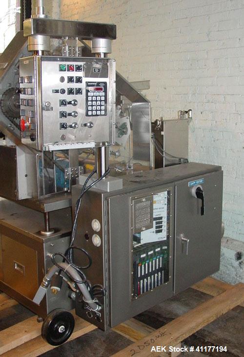 Used Lakso Reformer Slat Counter, Model990 . Capable of speeds up to 240 BPM. Single lane unit with 20' long infeed conveyor with screw feed timing. Has Allen Bradley PLC control, uses 72 slats. All ...