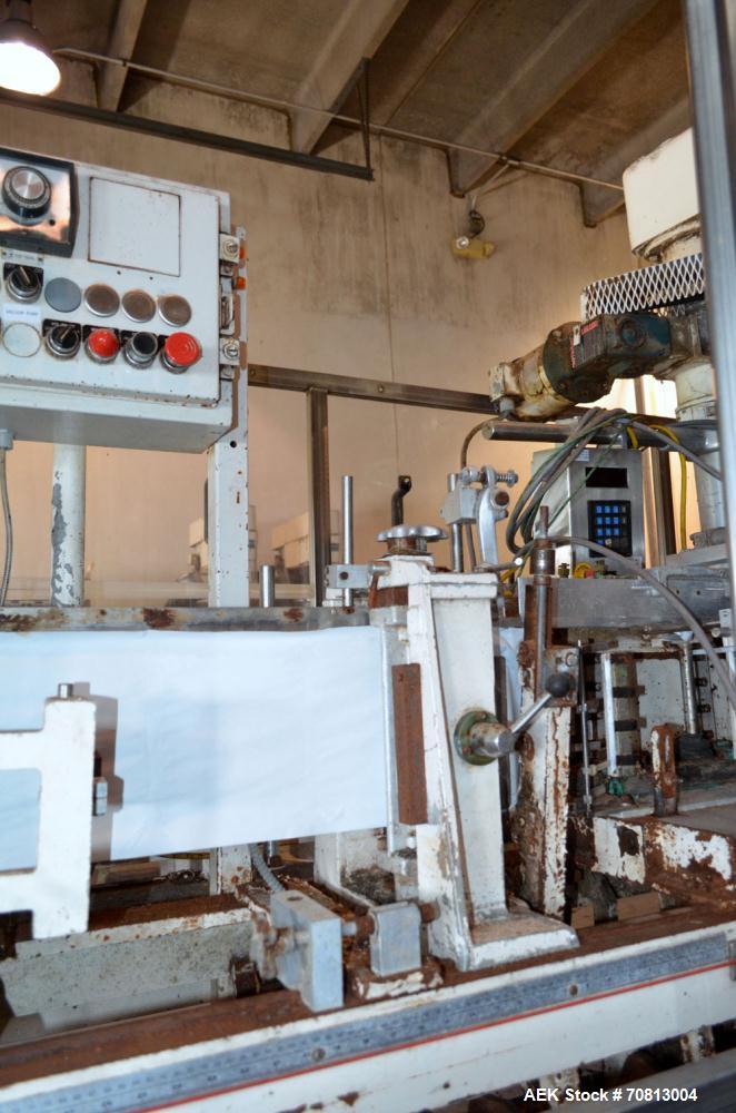 Used Klockner Bartelt IM9-14 Horizontal Form Fill & Seal Pouch Machine. Capable of speeds of up to 70 CPM. Has a 9" centers for a pouch size range: (Length) 3" - 7-3/4" (Height) 3" - 9-1/2. Has singl...