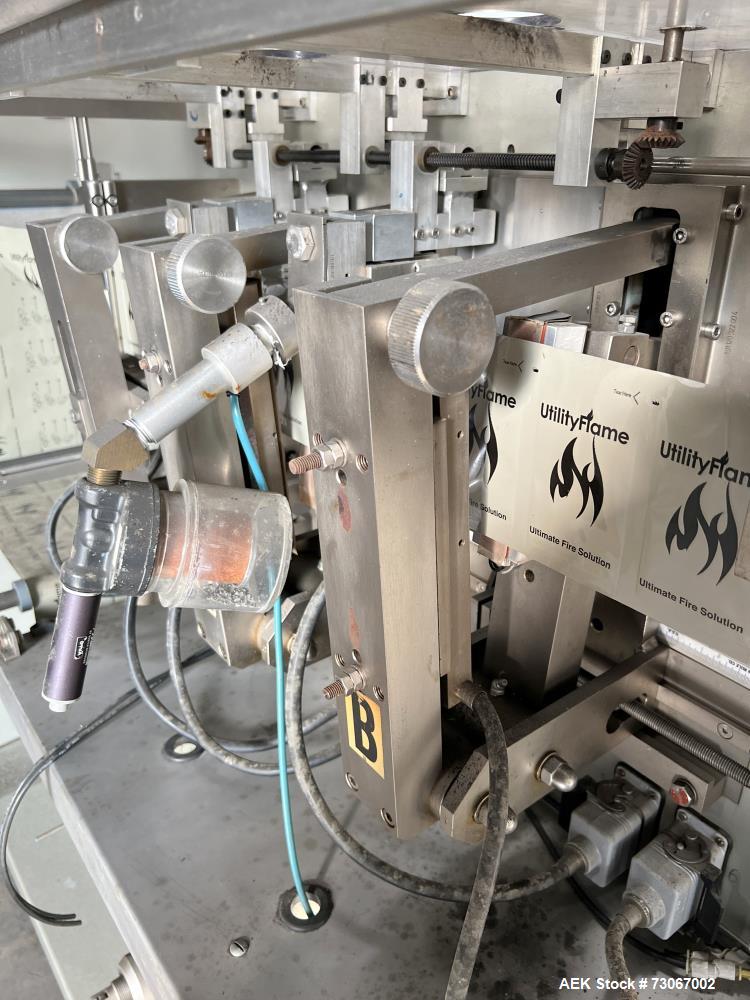 Used Bossar Form & Fill Horizontal Pouch Filler, Model B-1400/PH/D. Capable of speeds up to 110. Size range 50mm to 140mm wide x 50mm to 210mm height. Maximum fill volume 400cc. Setup for 4 sided sea...