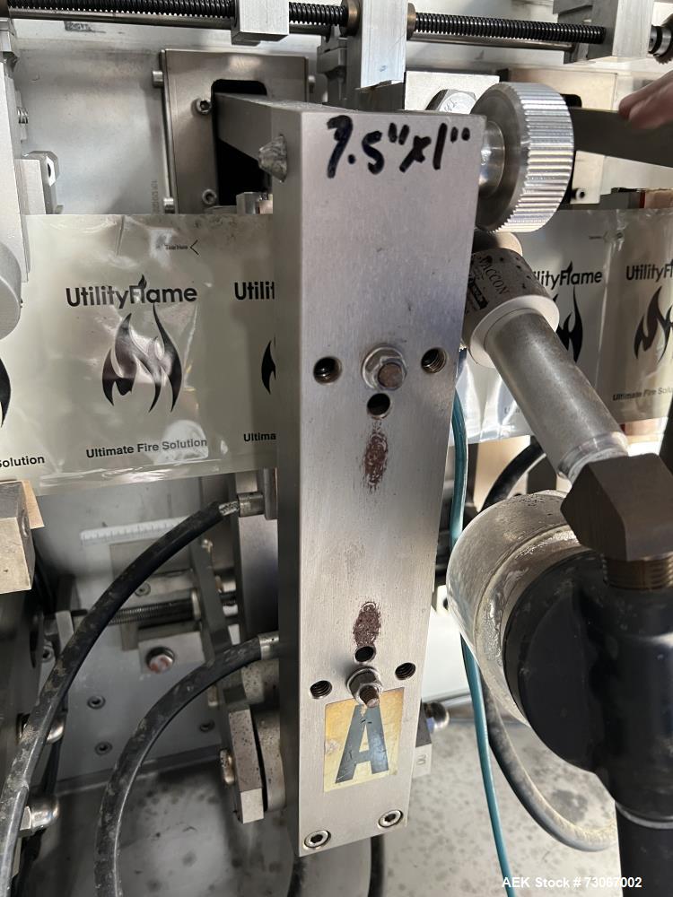 Used Bossar Form & Fill Horizontal Pouch Filler, Model B-1400/PH/D. Capable of speeds up to 110. Size range 50mm to 140mm wide x 50mm to 210mm height. Maximum fill volume 400cc. Setup for 4 sided sea...
