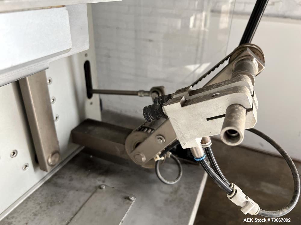 Used Bossar Form & Fill Horizontal Pouch Filler, Model B-1400/PH/D. Capable of speeds up to 110. Size range 50mm to 140mm wide x 50mm to 210mm height. Maximum fill volume 400cc. Setup for 4 sided sea...