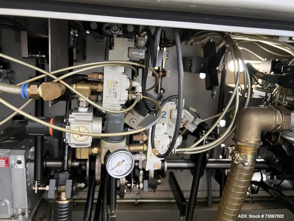 Used Bossar Form & Fill Horizontal Pouch Filler, Model B-1400/PH/D. Capable of speeds up to 110. Size range 50mm to 140mm wide x 50mm to 210mm height. Maximum fill volume 400cc. Setup for 4 sided sea...