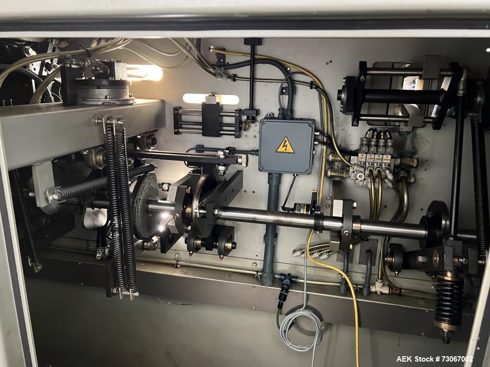 Used Bossar Form & Fill Horizontal Pouch Filler, Model B-1400/PH/D. Capable of speeds up to 110. Size range 50mm to 140mm wide x 50mm to 210mm height. Maximum fill volume 400cc. Setup for 4 sided sea...
