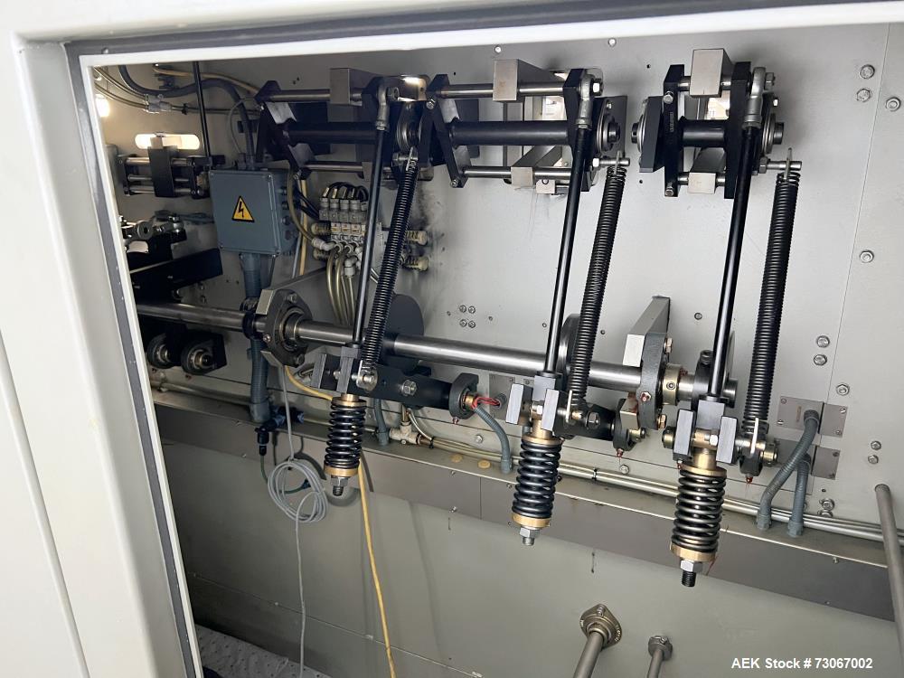 Used Bossar Form & Fill Horizontal Pouch Filler, Model B-1400/PH/D. Capable of speeds up to 110. Size range 50mm to 140mm wide x 50mm to 210mm height. Maximum fill volume 400cc. Setup for 4 sided sea...