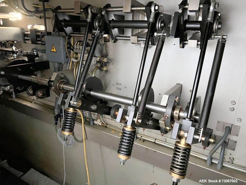 Used Bossar Form & Fill Horizontal Pouch Filler, Model B-1400/PH/D. Capable of speeds up to 110. Size range 50mm to 140mm wide x 50mm to 210mm height. Maximum fill volume 400cc. Setup for 4 sided sea...