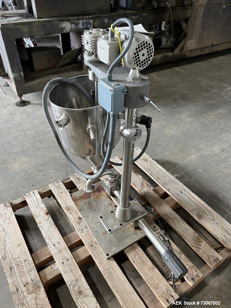 Used Bossar Form & Fill Horizontal Pouch Filler, Model B-1400/PH/D. Capable of speeds up to 110. Size range 50mm to 140mm wide x 50mm to 210mm height. Maximum fill volume 400cc. Setup for 4 sided sea...