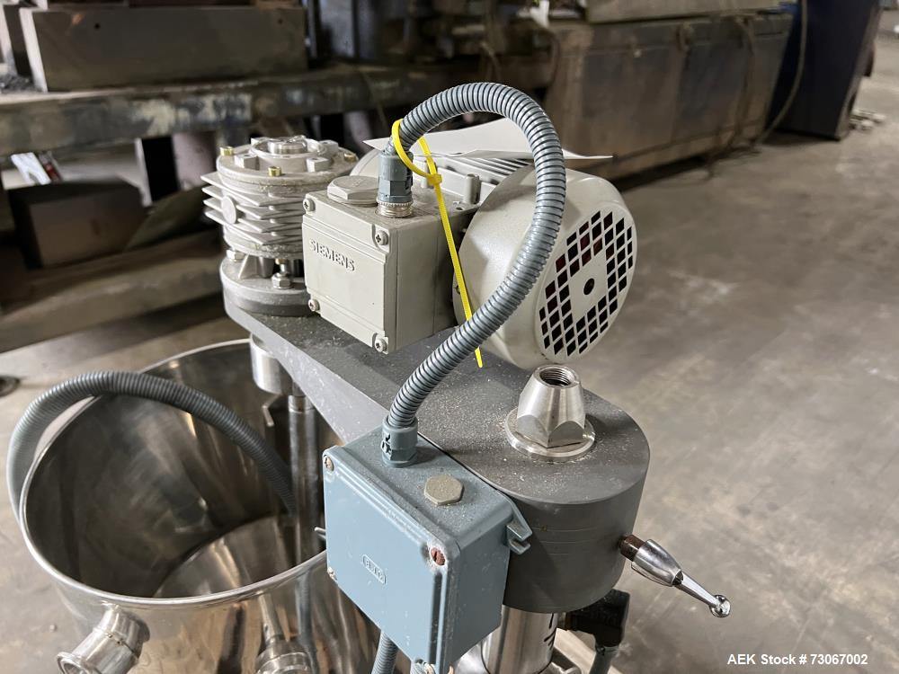 Used Bossar Form & Fill Horizontal Pouch Filler, Model B-1400/PH/D. Capable of speeds up to 110. Size range 50mm to 140mm wide x 50mm to 210mm height. Maximum fill volume 400cc. Setup for 4 sided sea...