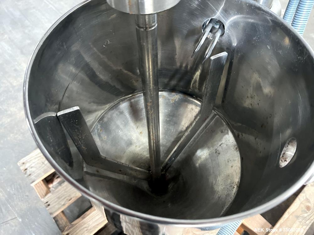 Used Bossar Form & Fill Horizontal Pouch Filler, Model B-1400/PH/D. Capable of speeds up to 110. Size range 50mm to 140mm wide x 50mm to 210mm height. Maximum fill volume 400cc. Setup for 4 sided sea...