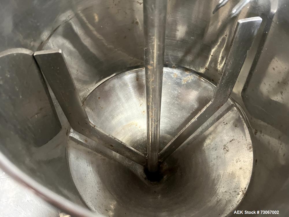Used Bossar Form & Fill Horizontal Pouch Filler, Model B-1400/PH/D. Capable of speeds up to 110. Size range 50mm to 140mm wide x 50mm to 210mm height. Maximum fill volume 400cc. Setup for 4 sided sea...