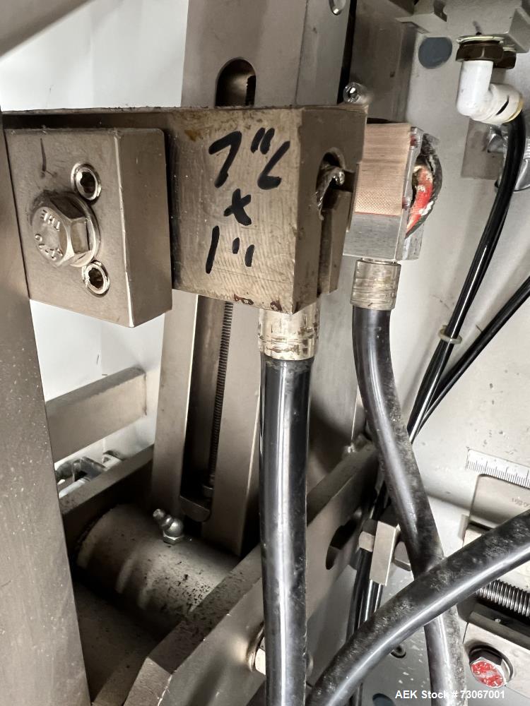 Used Bossar Form & Fill Horizontal Pouch Filler, Model B 1400 D. Capable of speeds up to 110. Size range 50mm to 140mm wide x 50mm to 210mm height. Maximum fill volume 400cc. Setup for 4 sided seal p...
