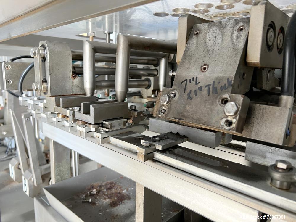 Used Bossar Form & Fill Horizontal Pouch Filler, Model B 1400 D. Capable of speeds up to 110. Size range 50mm to 140mm wide x 50mm to 210mm height. Maximum fill volume 400cc. Setup for 4 sided seal p...