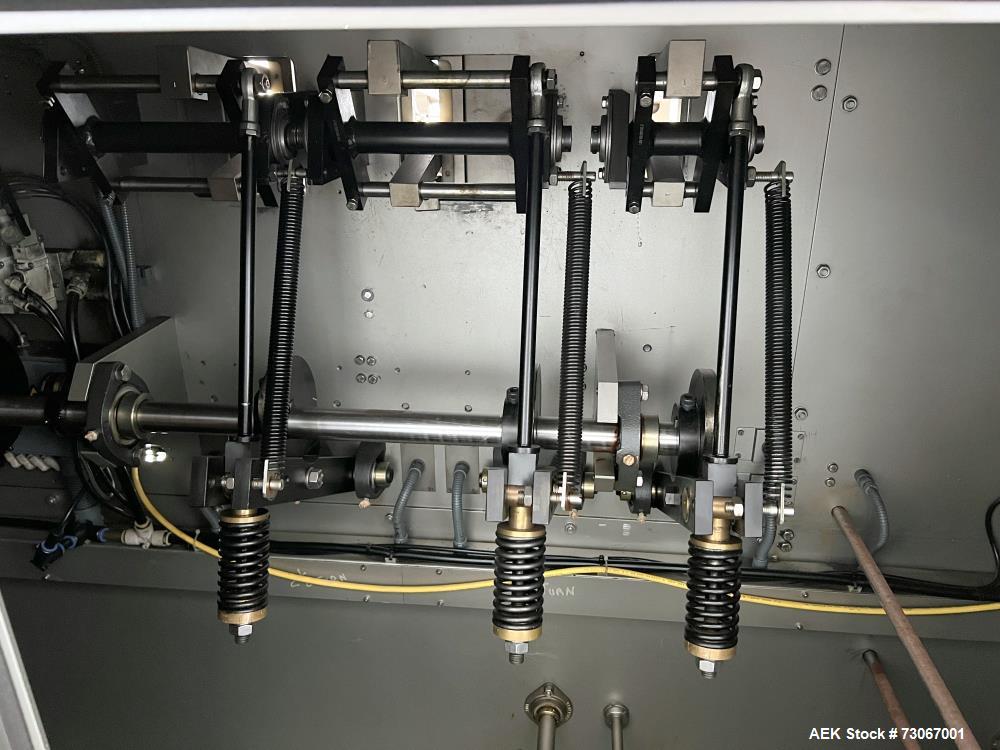 Used Bossar Form & Fill Horizontal Pouch Filler, Model B 1400 D. Capable of speeds up to 110. Size range 50mm to 140mm wide x 50mm to 210mm height. Maximum fill volume 400cc. Setup for 4 sided seal p...
