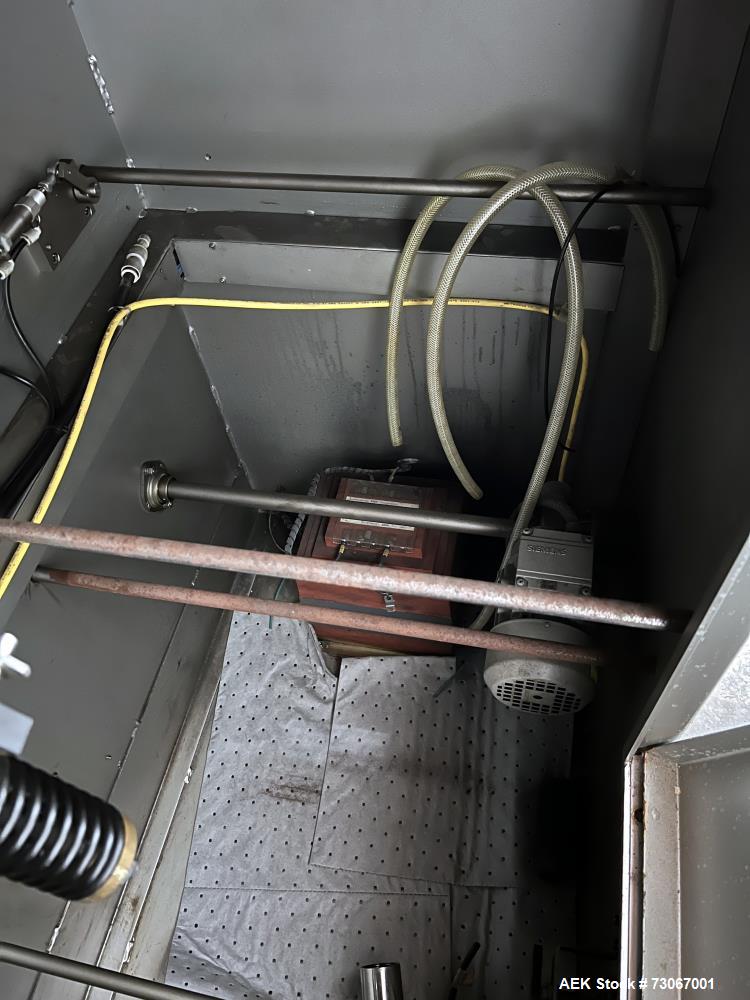 Used Bossar Form & Fill Horizontal Pouch Filler, Model B 1400 D. Capable of speeds up to 110. Size range 50mm to 140mm wide x 50mm to 210mm height. Maximum fill volume 400cc. Setup for 4 sided seal p...