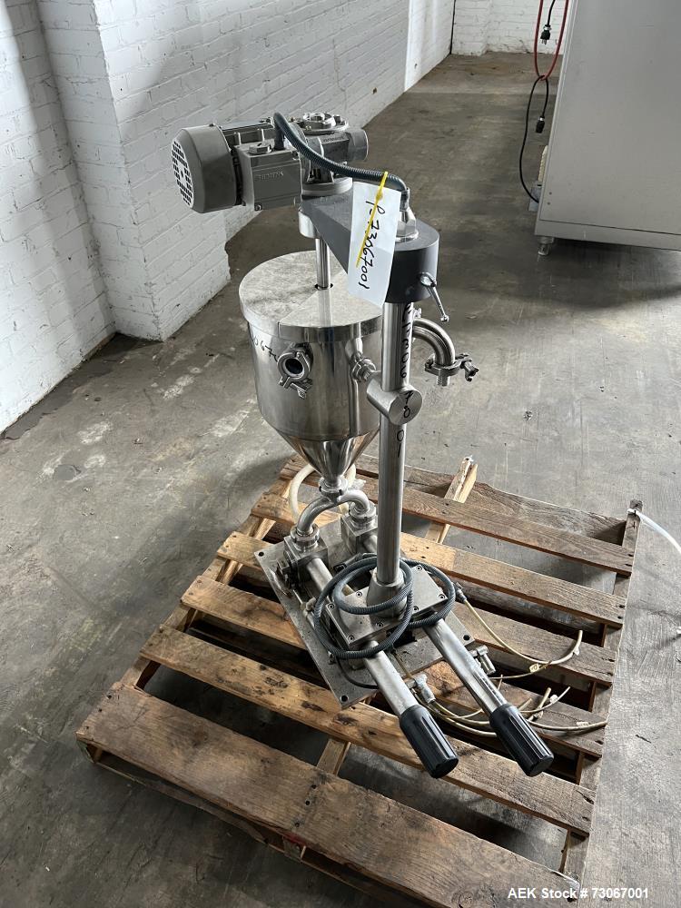 Used Bossar Form & Fill Horizontal Pouch Filler, Model B 1400 D. Capable of speeds up to 110. Size range 50mm to 140mm wide x 50mm to 210mm height. Maximum fill volume 400cc. Setup for 4 sided seal p...