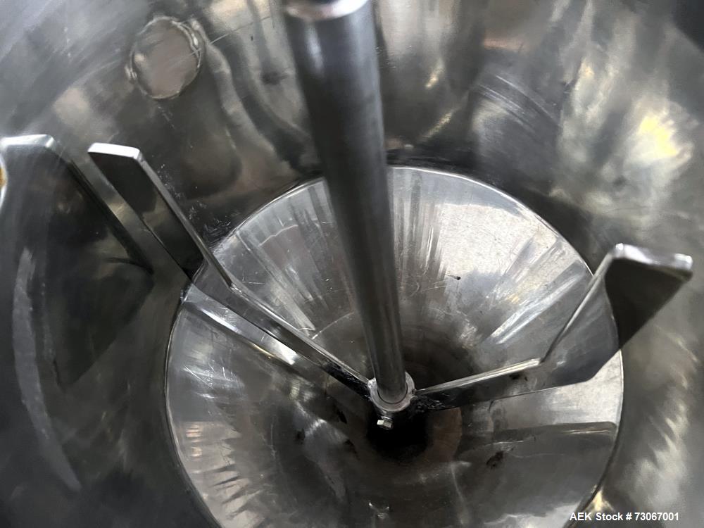 Used Bossar Form & Fill Horizontal Pouch Filler, Model B 1400 D. Capable of speeds up to 110. Size range 50mm to 140mm wide x 50mm to 210mm height. Maximum fill volume 400cc. Setup for 4 sided seal p...