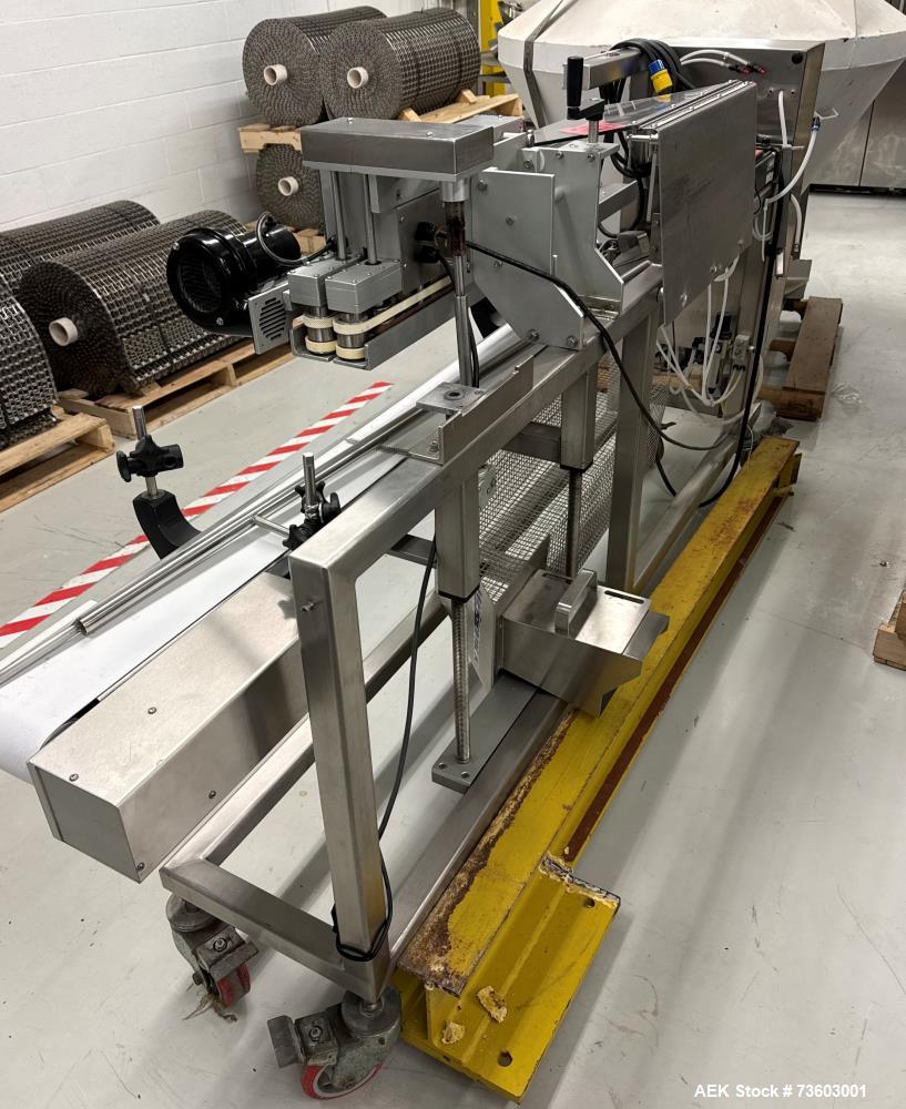 Used Weighpack Systems Model Zippy Bagger For Wicketed Bags. Capable of speeds up to 35 bags per minute (depending on application). Has a bag size range: 6" - 14" (width) x 6" - 20" (length). Capable...