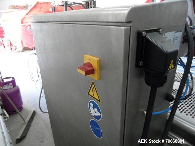Used Multivac R105 Packaging Machine.  Nominal machine width 11.022, 12.59", 13.97" (285, 320, 355 mm).  Cut-off lengths:  7.87", 9.44", 10.69", 11.81" (200, 240, 270, 300 mm).  Max forming depth 3.7...