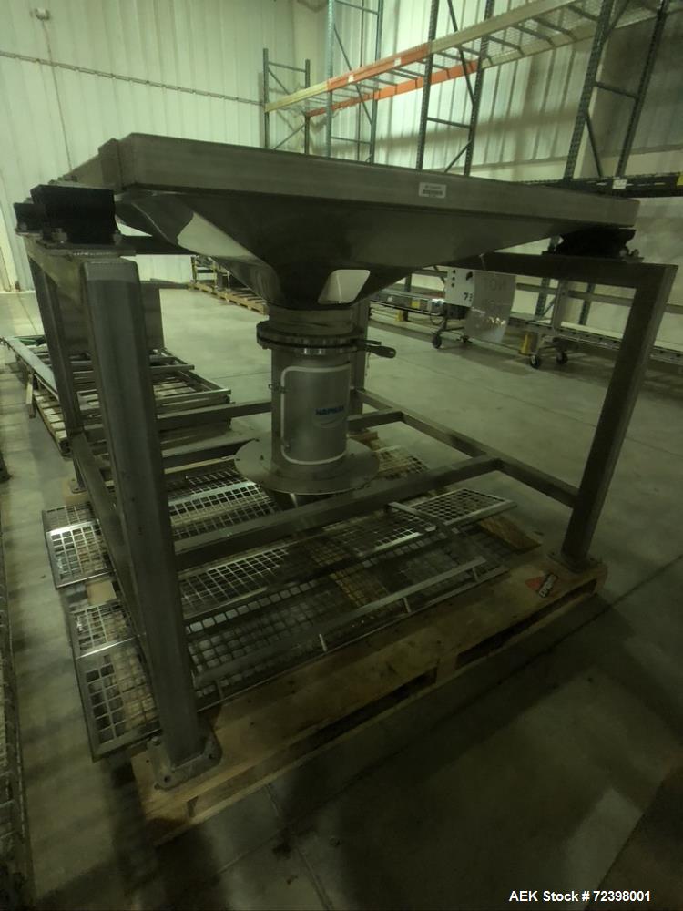 Used Viking Masek Model ES400 Vertical Form Fill Seal with Image Auger Filler. Capable of speeds up to 60 bags per minute. Bag size range: 100mm - 400mm (width) x 100mm - 600mm (length). Heat seal ja...