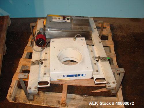 Used Hayssen Ultima CMB/SF Vertical Form Fill and Seal Bagger capable of speeds up to 110 bags per minute. Bag size range: (Width) 4" to 12" (Length) 4" to 23" Can do a 32"L bag with a double pull. C...