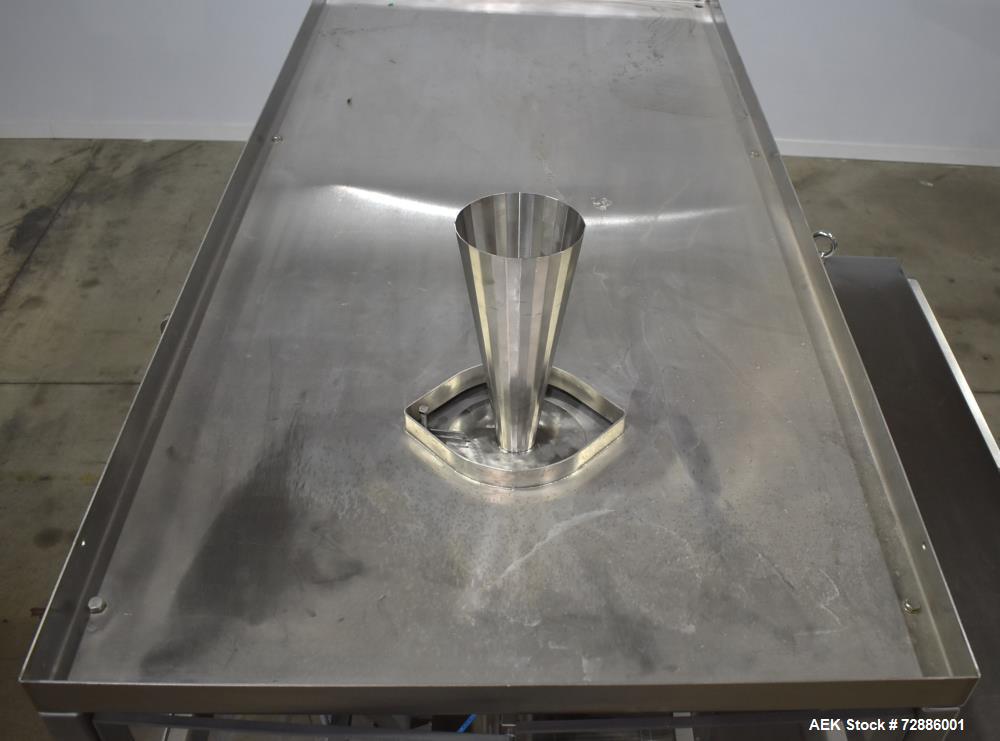 Used Rovema VPI-260 Vertical Form Fill Seal Machine 120 PPM