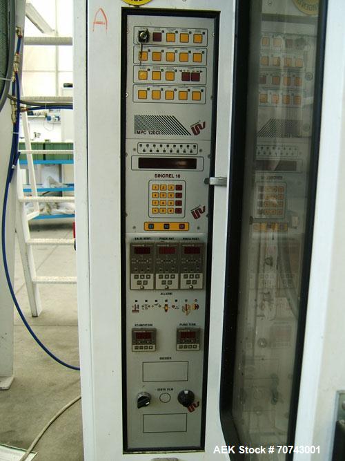 Used Simionato Packaging Line comprisin of one multihead weigher,  one platform, one VFFS machine.  Including one forming tube for pillow bags with 4.72" (120 mm) width or block bottom 2.95" x 1.58" ...