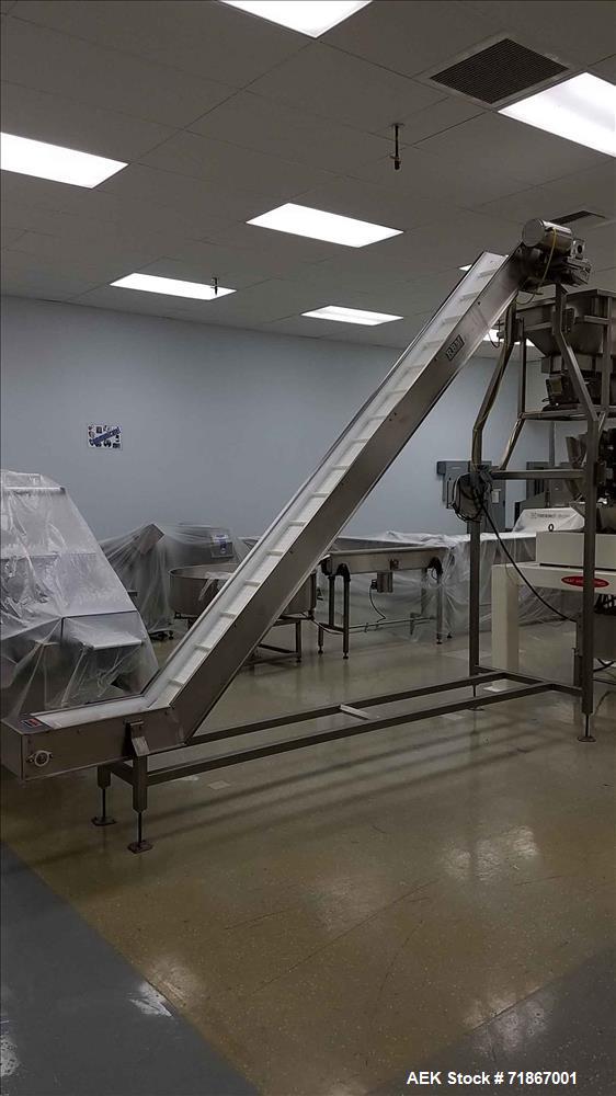 Used Triangle Model XYT15C4CFB Quad Seal Low Ceiling Height Form Fill Seal
