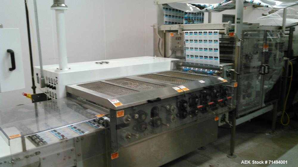 Used Circle Packaging Single Fold Horizonal Towelette Form, Fill and Seal Machine; Model H22S. Product flow from right to left while facing the seal head. Unfolded dimensions 7.5" wide x 6.5" long. F...