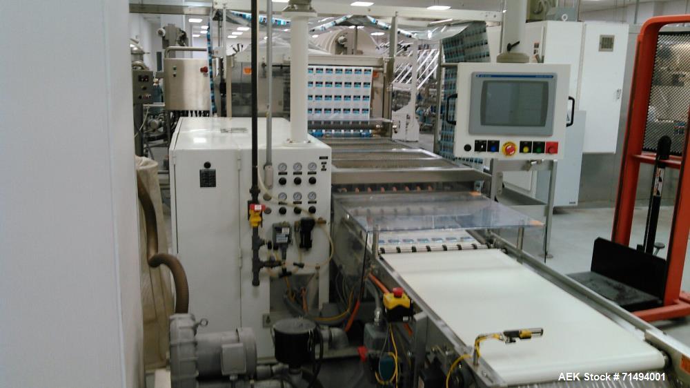 Used Circle Packaging Single Fold Horizonal Towelette Form, Fill and Seal Machine; Model H22S. Product flow from right to left while facing the seal head. Unfolded dimensions 7.5" wide x 6.5" long. F...