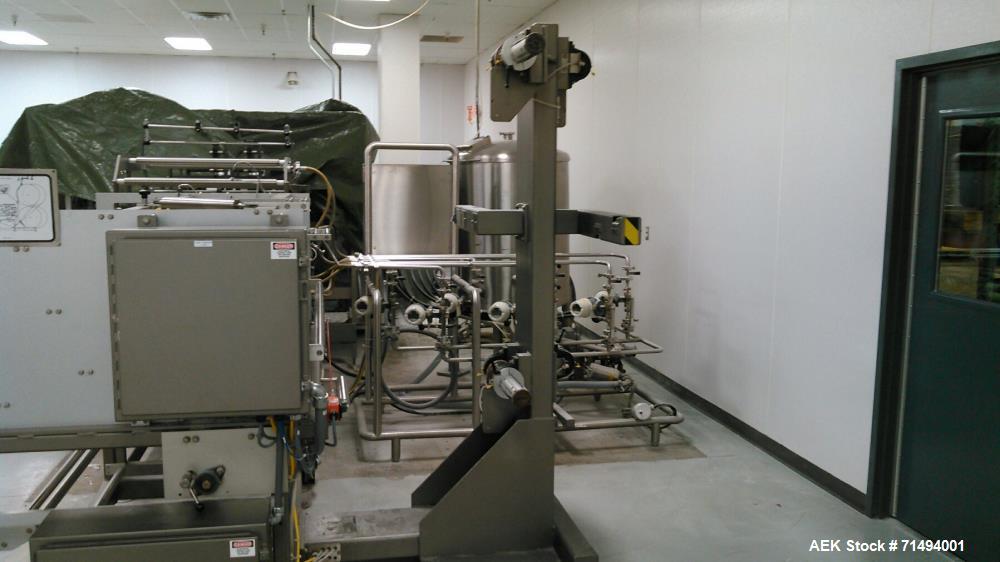Used Circle Packaging Single Fold Horizonal Towelette Form, Fill and Seal Machine; Model H22S. Product flow from right to left while facing the seal head. Unfolded dimensions 7.5" wide x 6.5" long. F...
