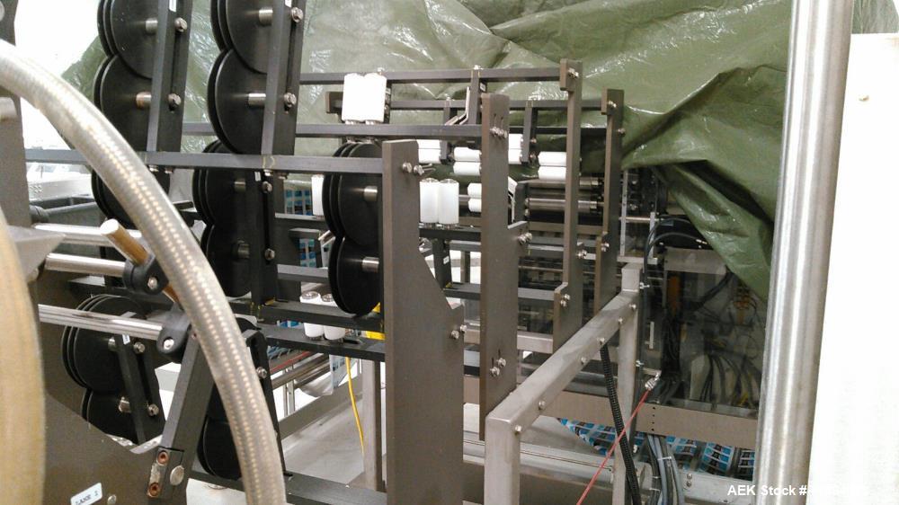 Used Circle Packaging Single Fold Horizonal Towelette Form, Fill and Seal Machine; Model H22S. Product flow from right to left while facing the seal head. Unfolded dimensions 7.5" wide x 6.5" long. F...
