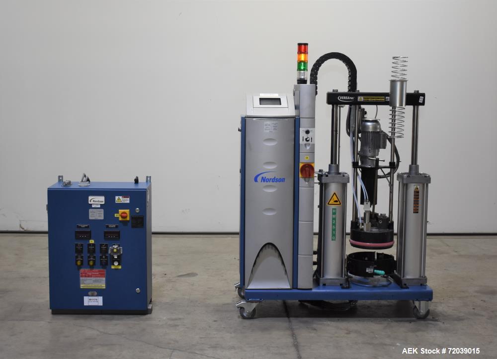 Used Nordson VersaPail Bulk Pail Melter. Model VP020-UN3E4LN/XPAPAWXXCXXXXXXX. 20 Liter or 5 gallon pail capacity, approximate 11.3" diameter. SN0186 Pump rated 8.9 kg/hr (19.6 lbs). Maximum operatin...