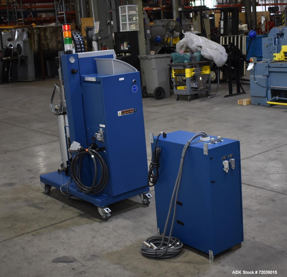 Used Nordson VersaPail Bulk Pail Melter. Model VP020-UN3E4LN/XPAPAWXXCXXXXXXX. 20 Liter or 5 gallon pail capacity, approximate 11.3" diameter. SN0186 Pump rated 8.9 kg/hr (19.6 lbs). Maximum operatin...