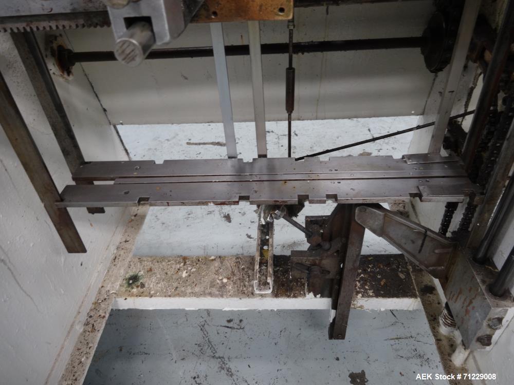 Used Mateer-Burt Model AU-611-B Horizontal Roll Through Wraparound Glue Labeler