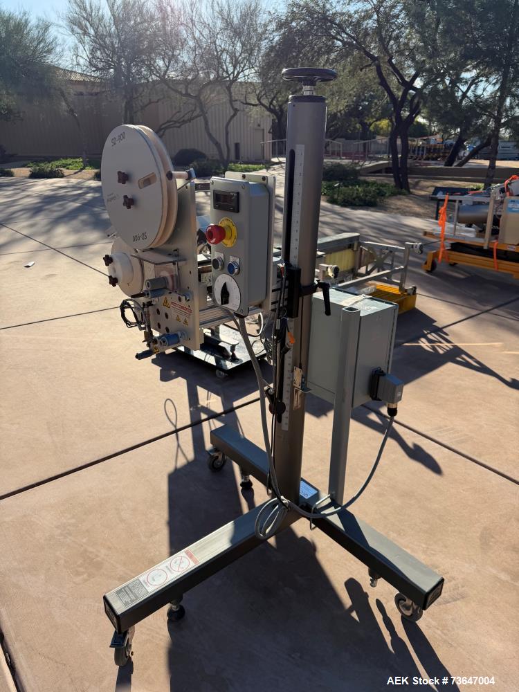 Buy Used Glue Dots SD-900 RH Adhesive Dot Applicator – Inline Labeling Unit