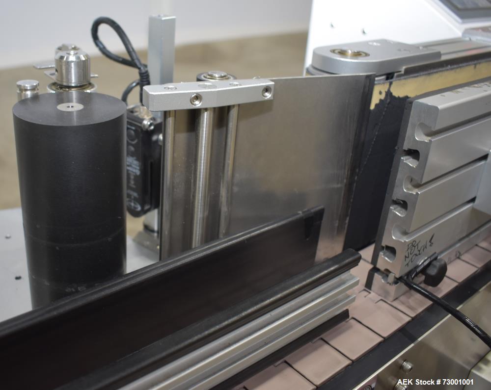 Accutek Automatic Pressure Sensitive Wraparound Labeler