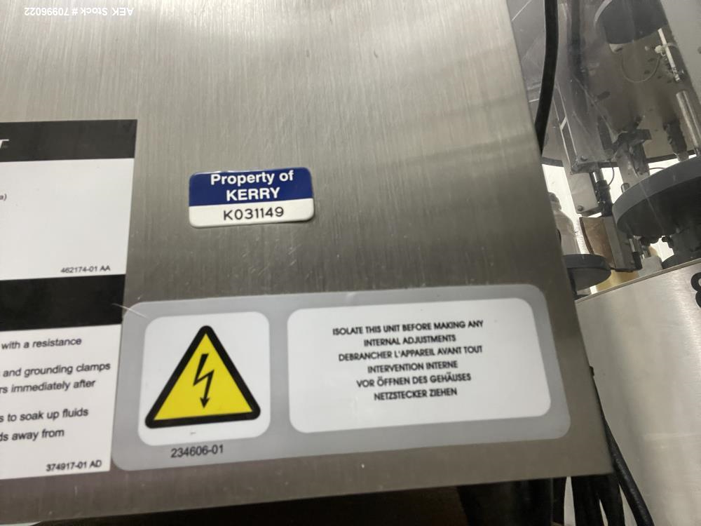 Usado: etiquetadora rotativa sensible a la presión automática P.E. Master con registro de contenedores. Tiene cabezales redu...