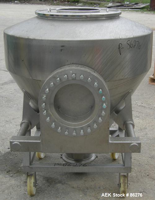 USED: L B Bohle tote lift, model PM400, 316 stainless steel. Capcity 800 pounds. Includes an approximate 600 liter tote. Driven by a 2.25 kw, 3/60/460 volt motor. Built 2000.