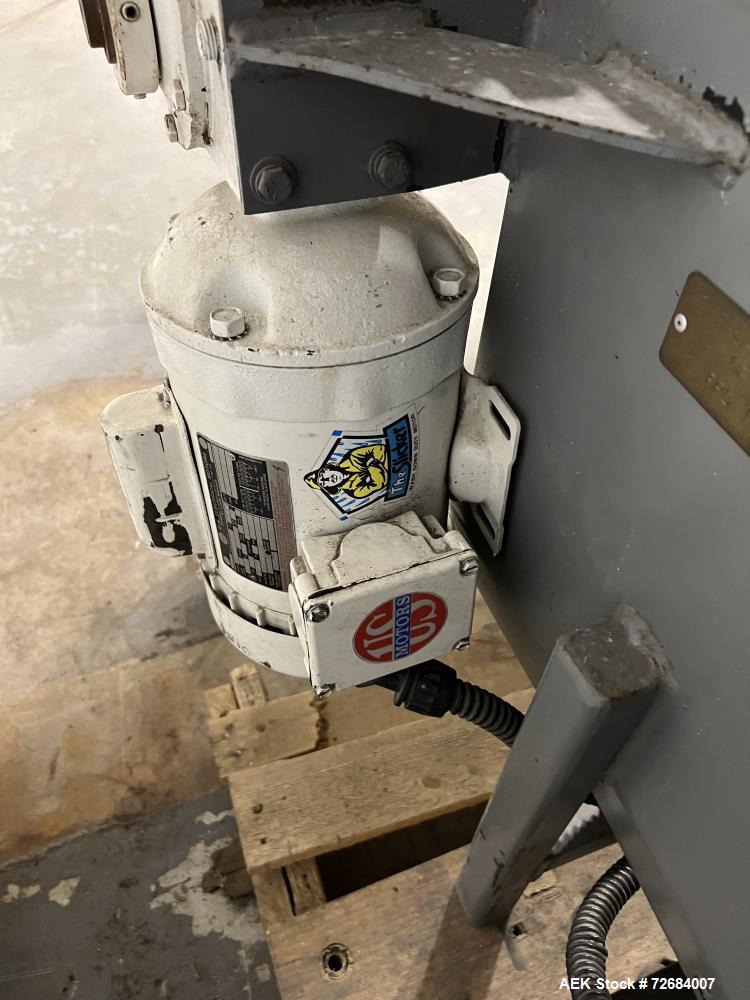 Used Advanced Detection System Series 9100 Large Aperture Metal Detector. Machine was designed to sense particles between 0.250"  0.500" (6.25mm-12.5mm) in size, aperture is approximate 24" wide x 12...