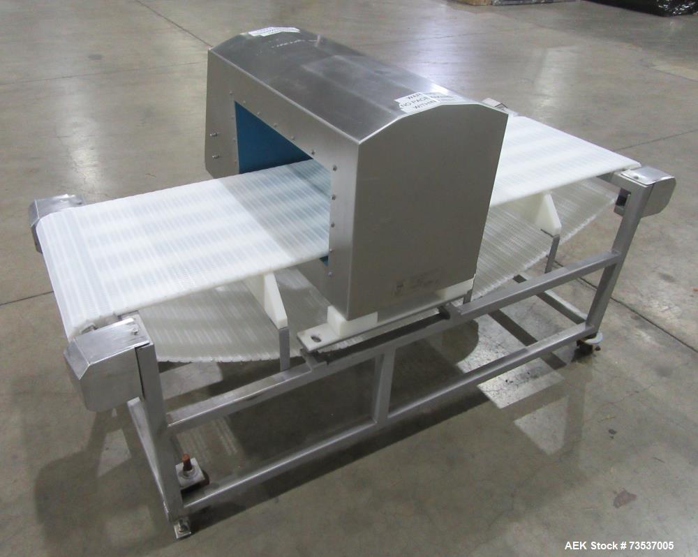 Used Loma IQ3 Conveyor Metal Detector 550MM x 250MM – For Sale