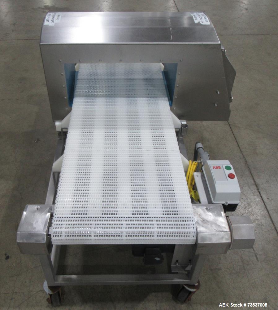 Used Loma IQ3 Conveyor Metal Detector 550MM x 250MM – For Sale