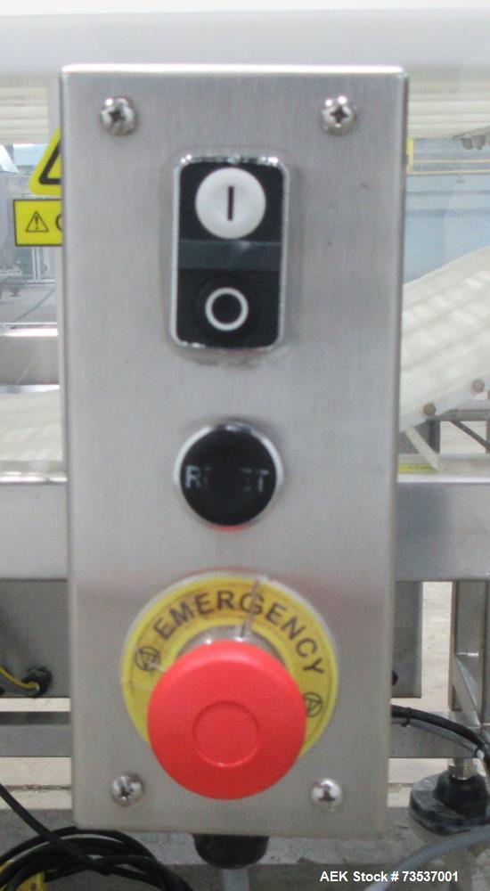 Used Mettler Toledo SL2000 Safeline Metal Detector with 21.5” x 10.5” Aperture