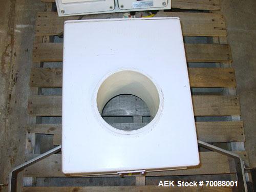 Used Safeline Inline Flow Through Metal Detector, 7" diameter x 8-1/2" deep apurture. Hardware version 82/rem, firmware version 1.251, remote mounted control head, stainless steel mounting bracket. M...