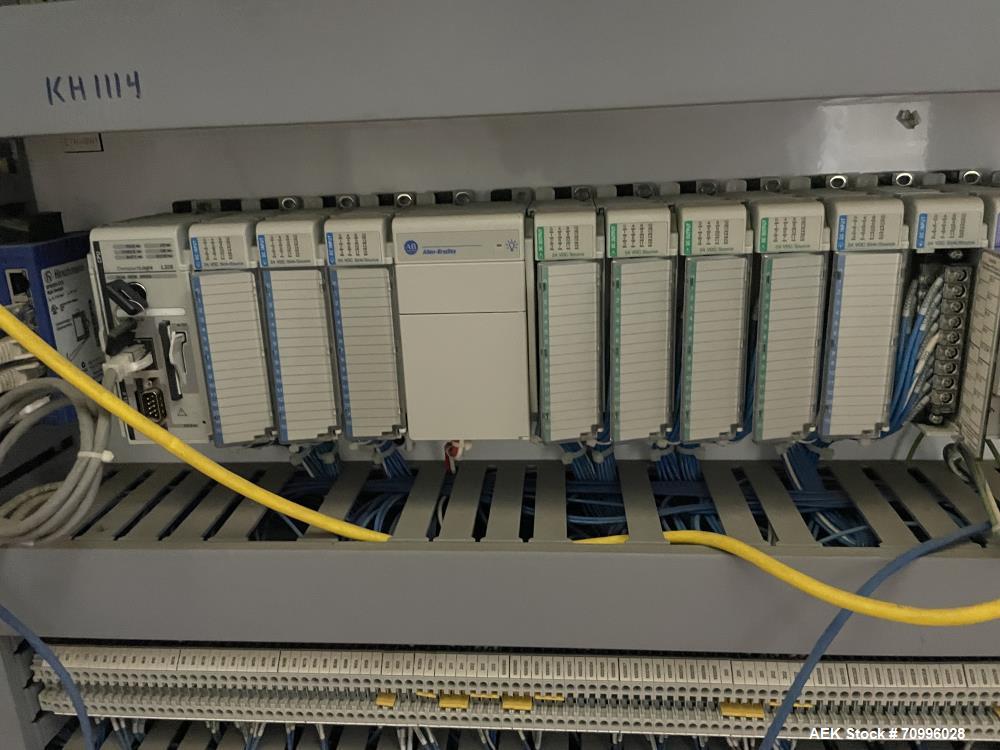Used Alvey Series 780 Compact Automatic Full Case Palletizer. Capable of speeds up to 50 cases per minute. Includes pallet feeder, tier/slip sheet placer. Allen Bradley Compact Logix L326 PLC Control...